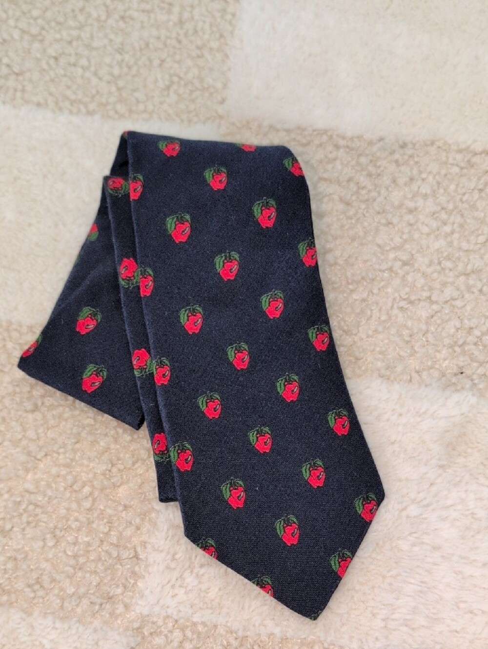 Horchow Collection Vintage Navy Blue Apple Novelty Print Wool/Silk Tie